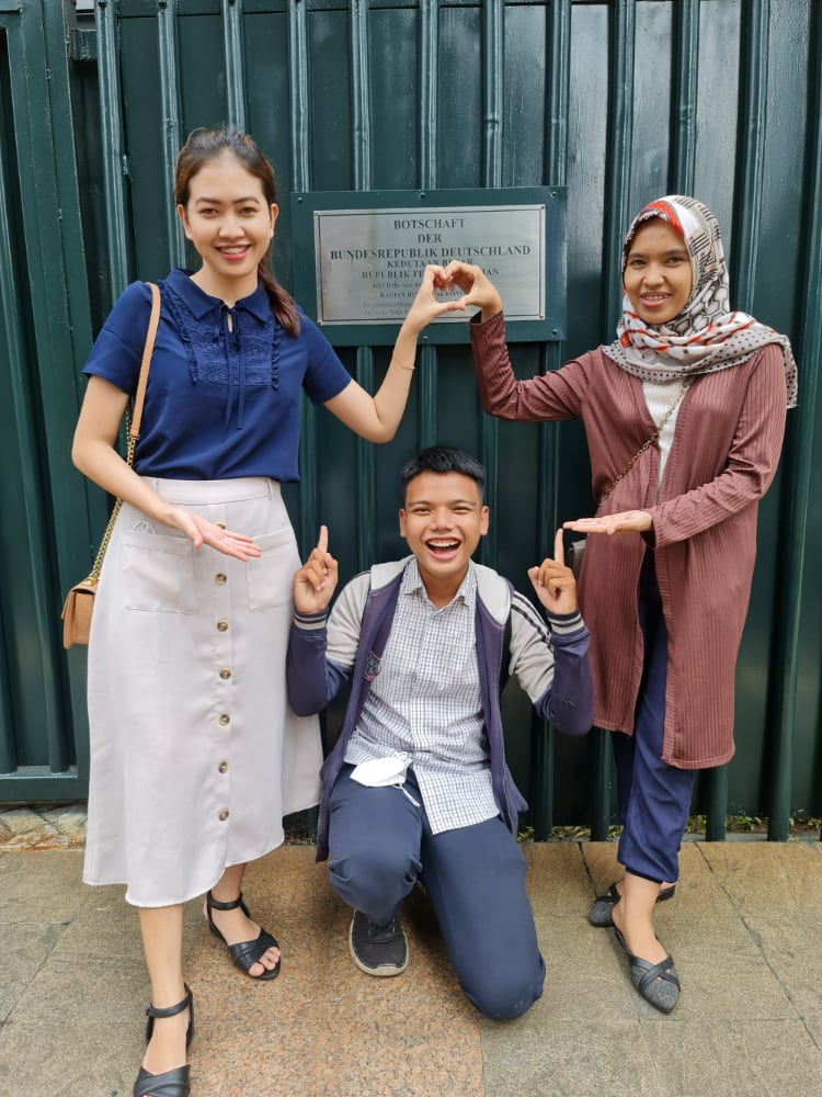 Image gallery marquee