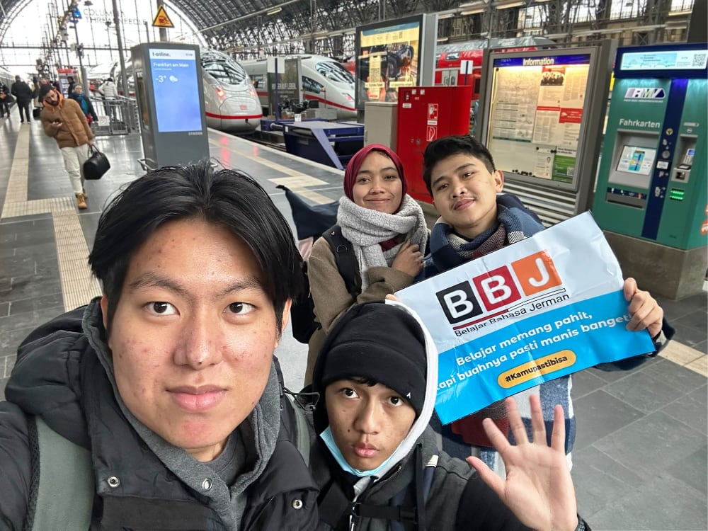 Image gallery marquee