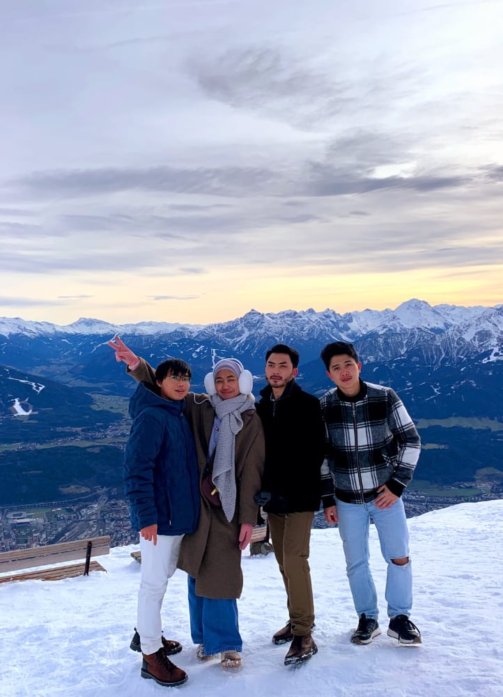 Image gallery marquee