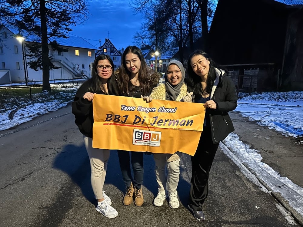 Image gallery marquee